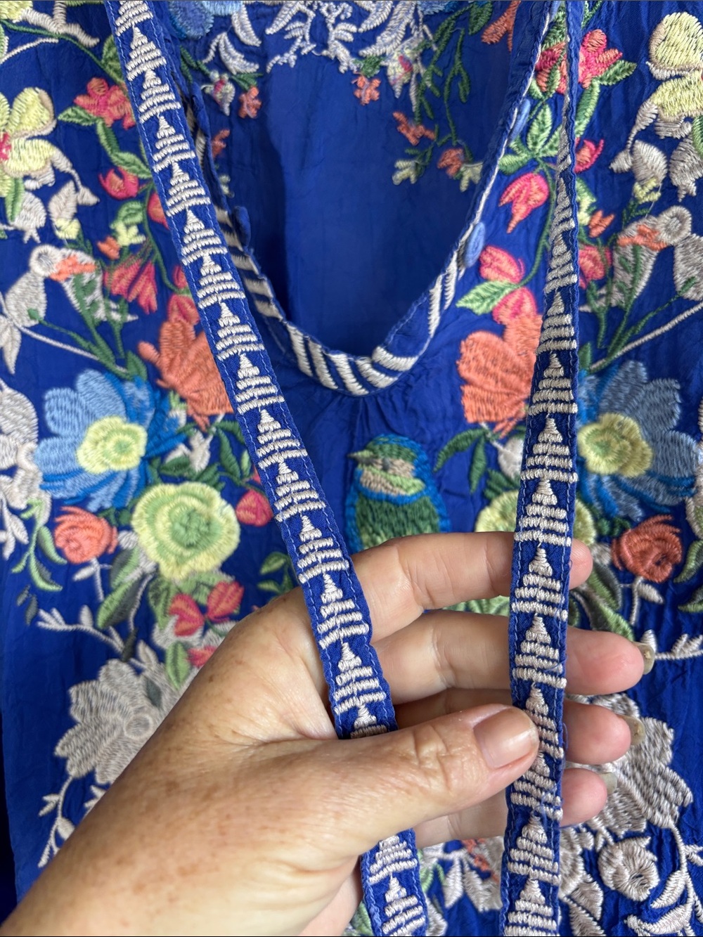 Johnny Was Cobalt Blue Embroidered V-Neck Tunic and a JW Bag - Picture 6 of 12
